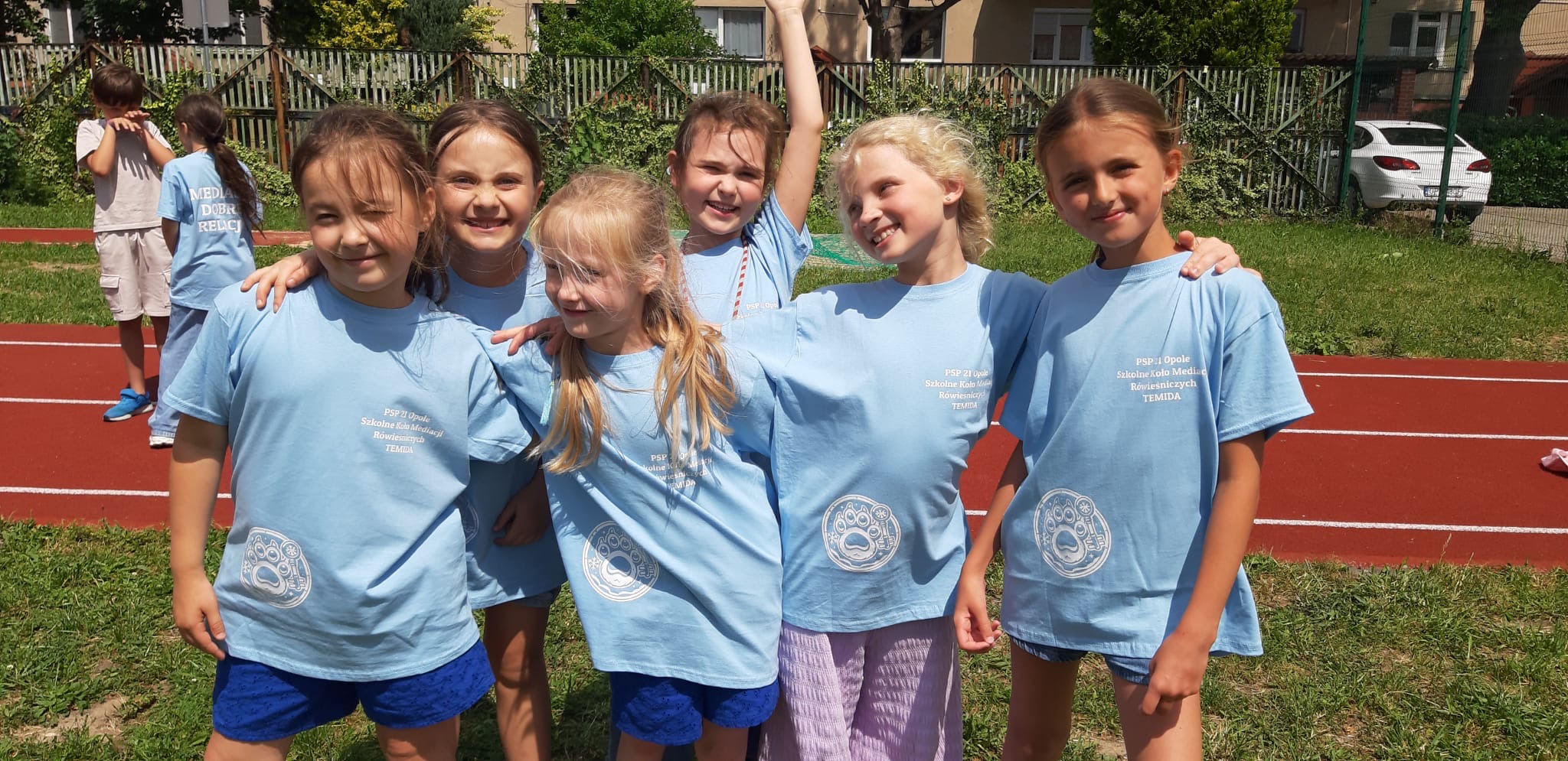 fb1ae049 0737 4e89 9754 bf278b561ec9