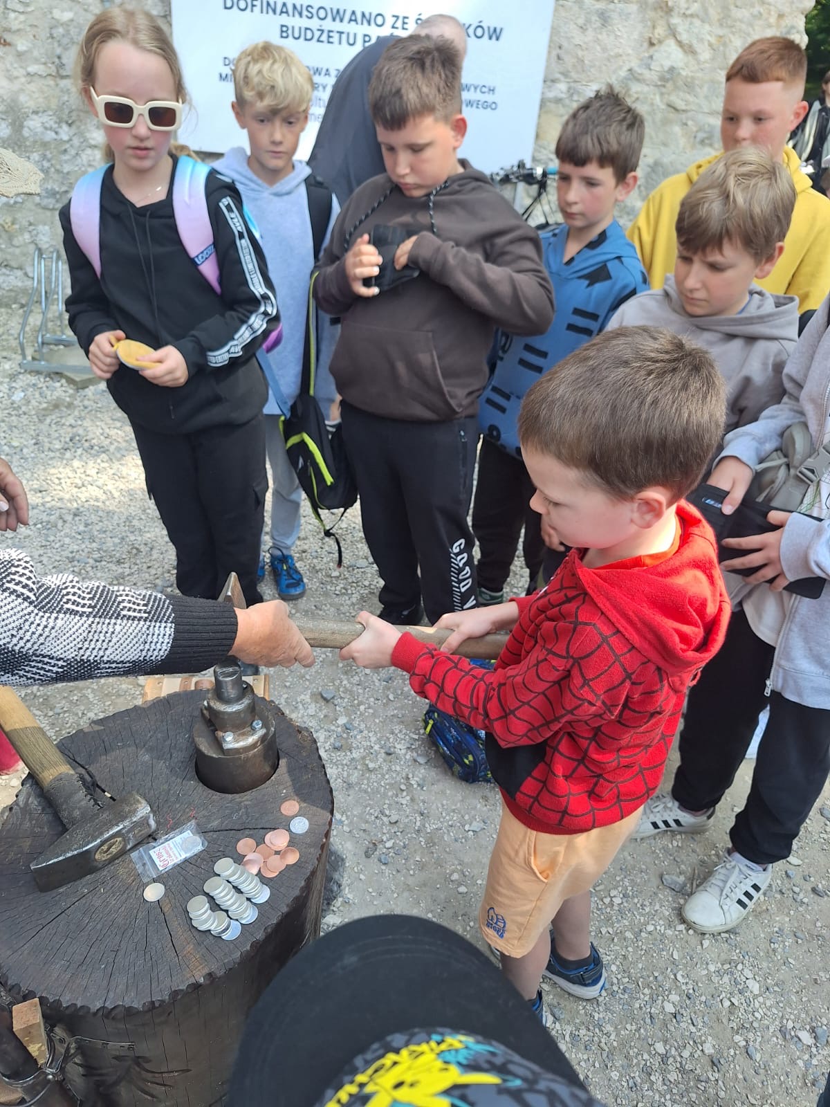 d908c568 a4c5 45a3 bc58 5a026da5f10c